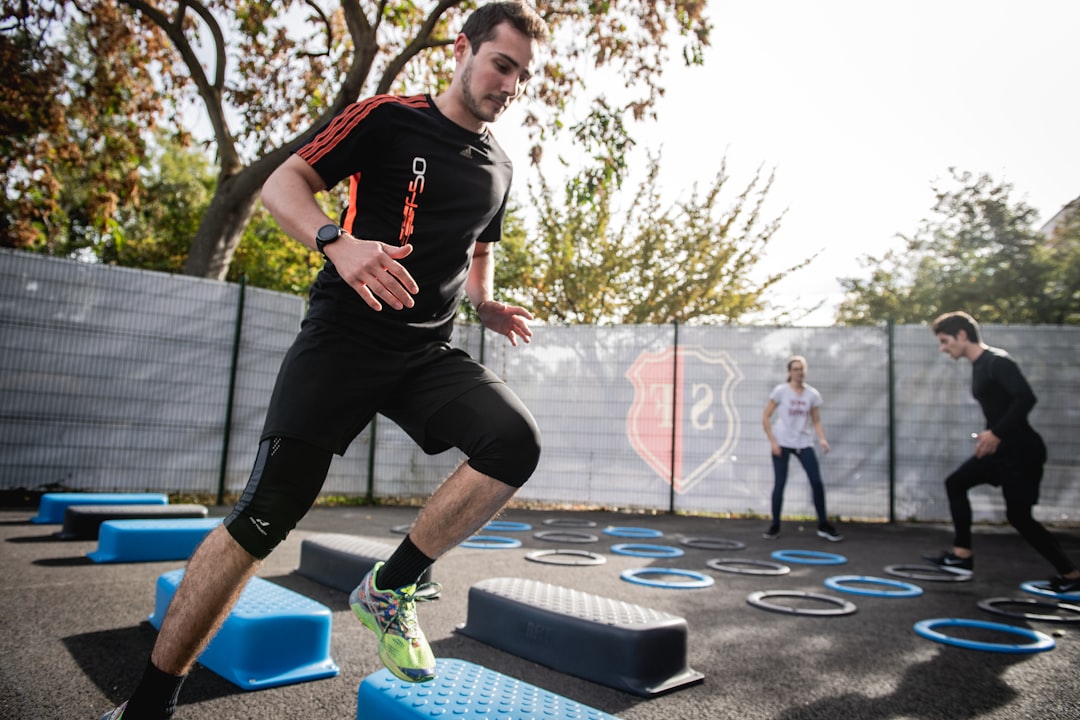 Înotul: Cel mai complet sport pentru tonifierea întregului corp