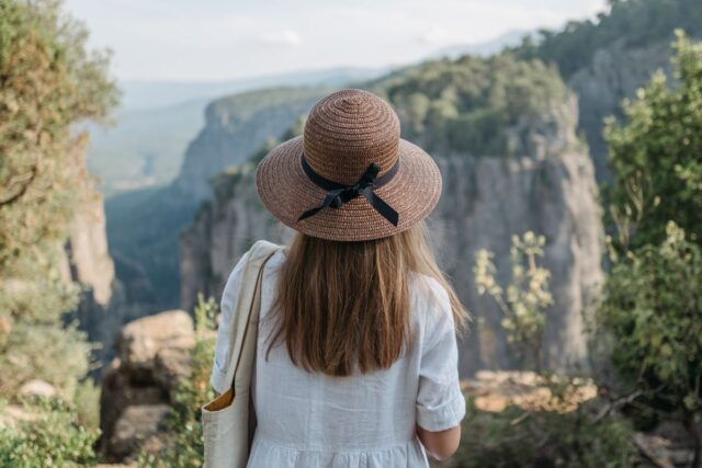 Cu trenul sau cu mașina proprie: cum ajungi mai ușor la trasee montane