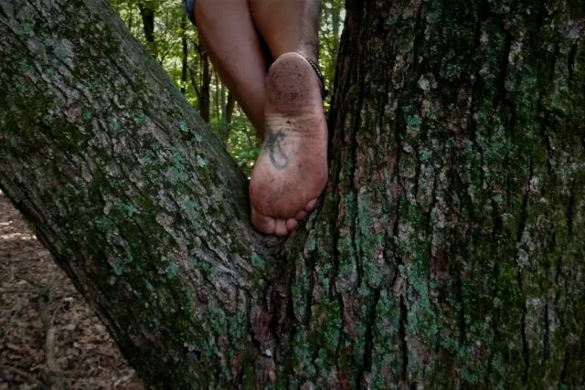 Photo barefoot shoes review risks benefits